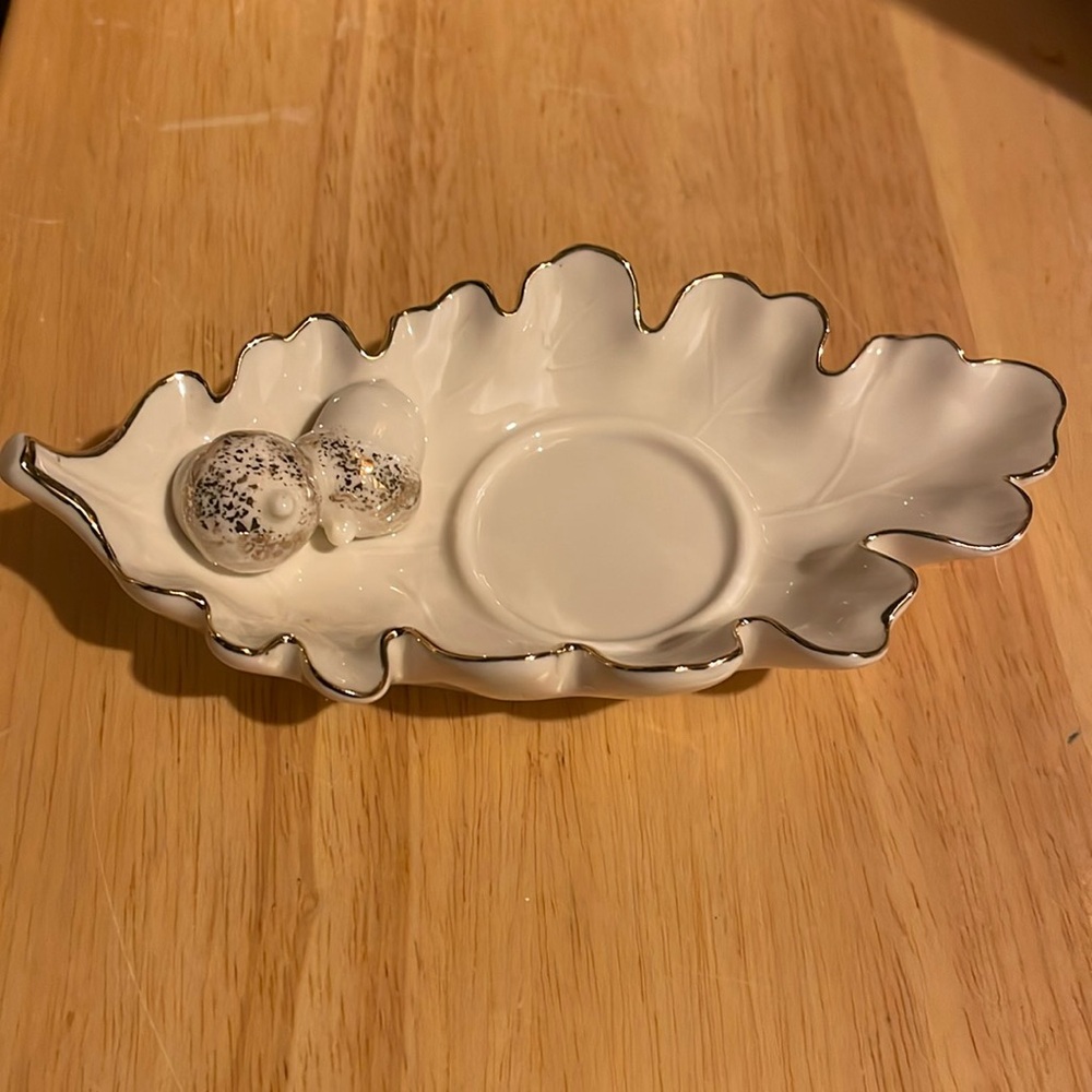Lennox, American by Design , Oak Leaf Votive Holder.